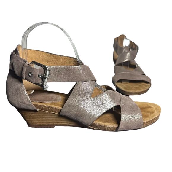 Sofft Women’s Sandals Size 9 Metallic Leather Wedge Comfort Shoes - Picture 1 of 11